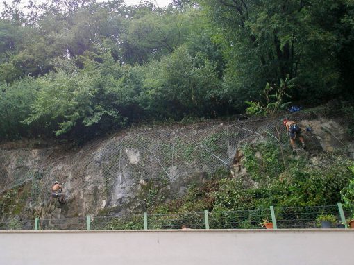 Protezioni da caduta massi, Magré